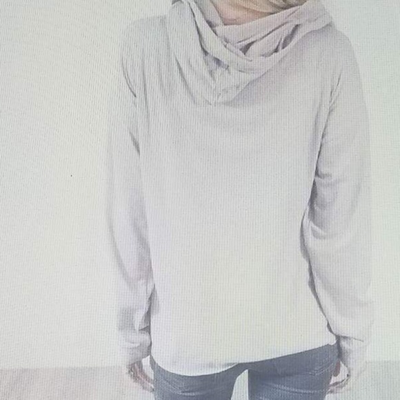 Top - Picture 2 of 4